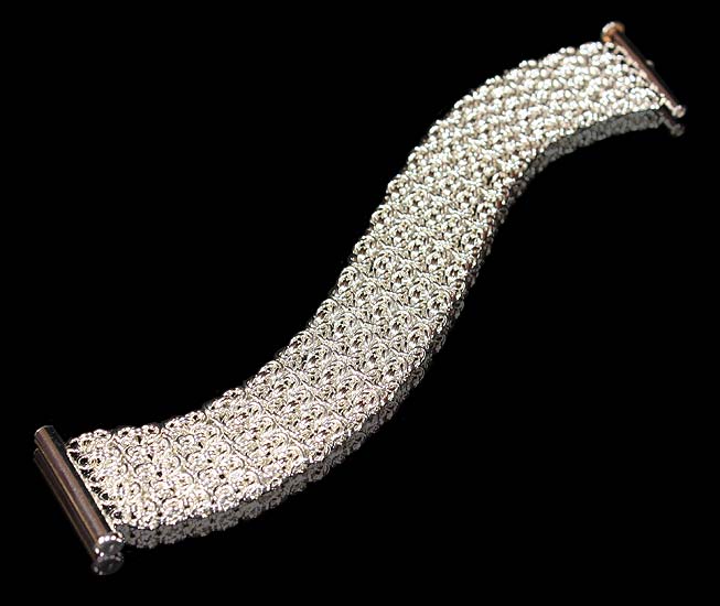 The Scarf bracelet by Deberitz.